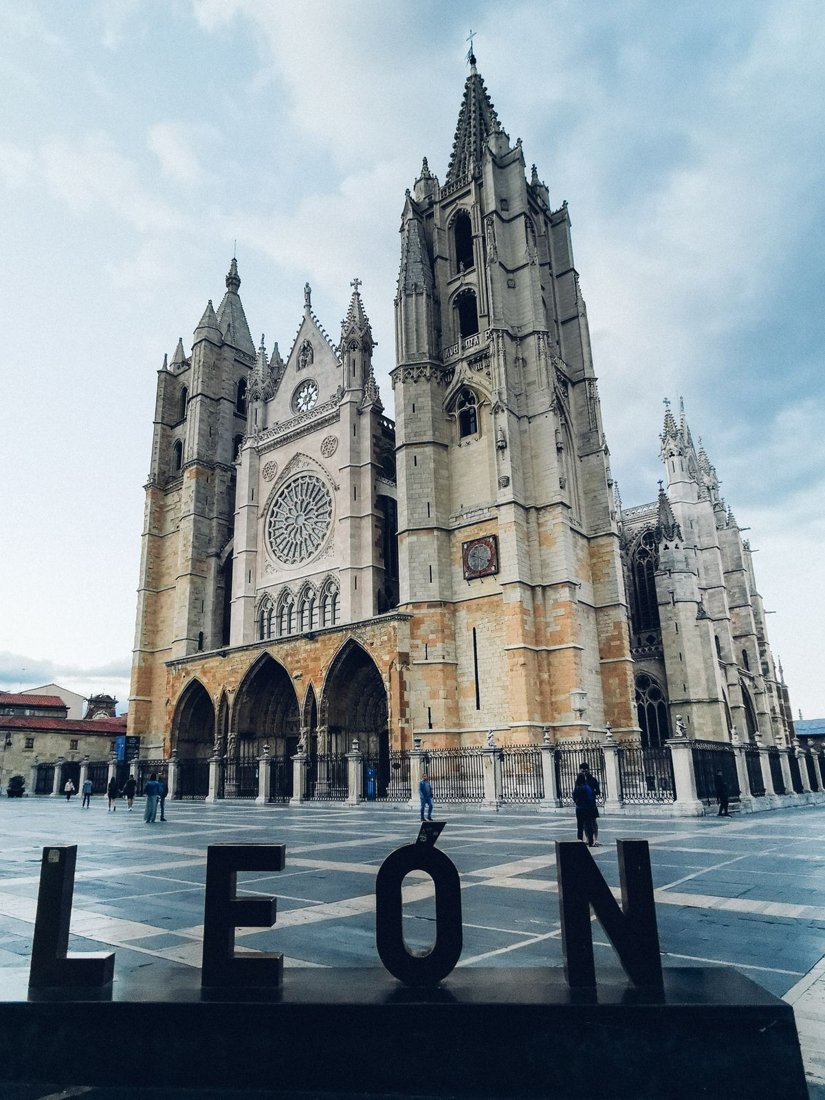 Camino Day 0-1 : Léon เมืองนี้ดี๊ดี แถมยังมี Tapas ฟรี